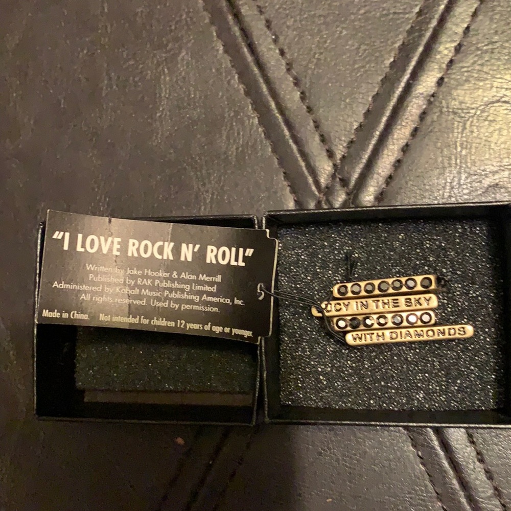 3/$32 NIB Lucy in the Sky w/ Diamonds set 4 rings size 7